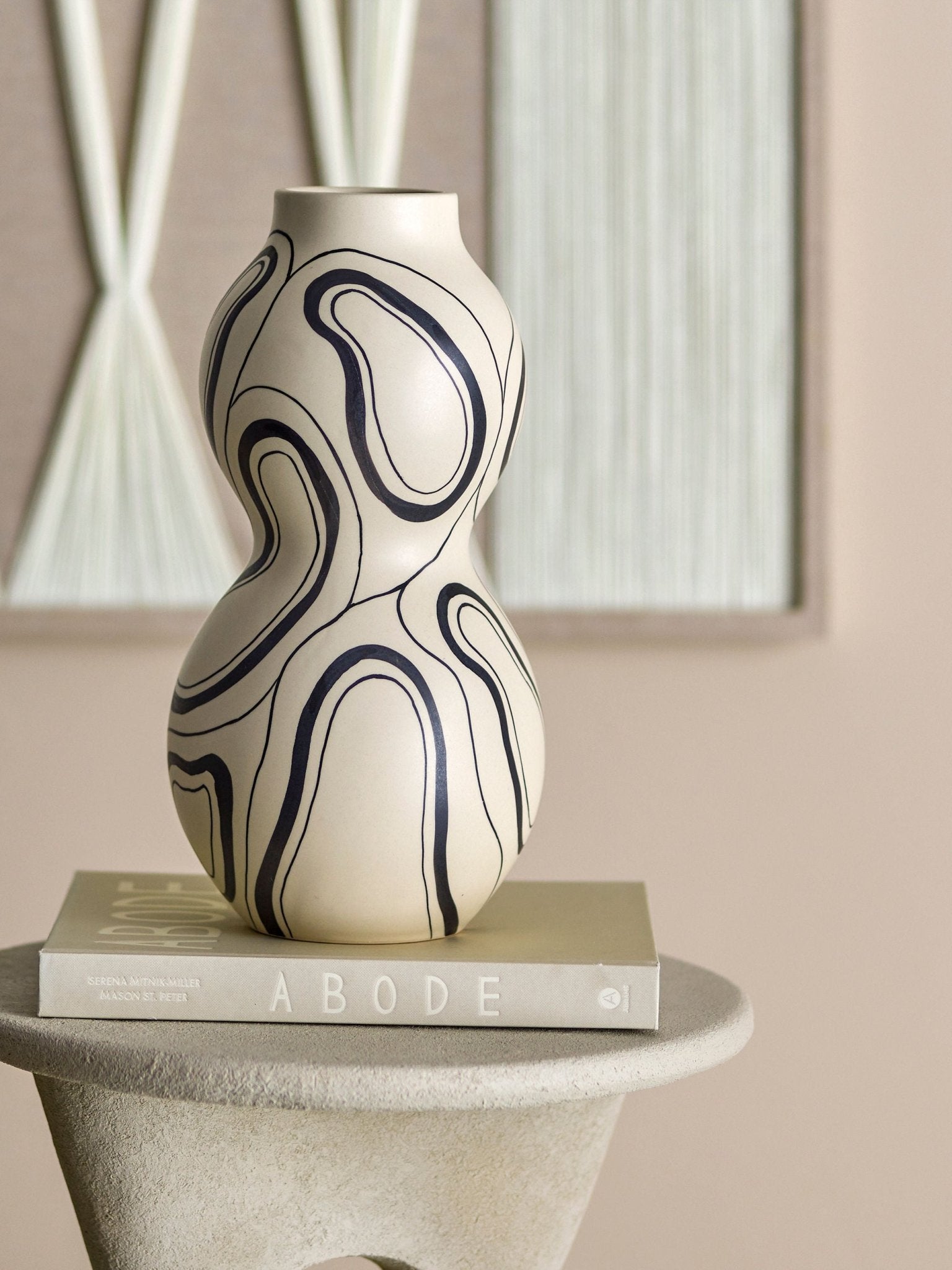 Runde Steingut-Vase Von Bloomingville – Cremefarben Mit Reaktiver Glasur